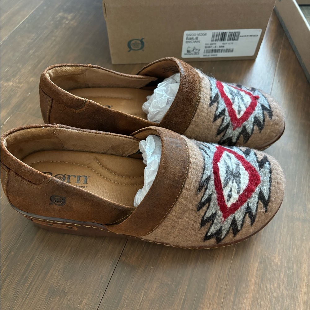 NWT Born Bailie Clog